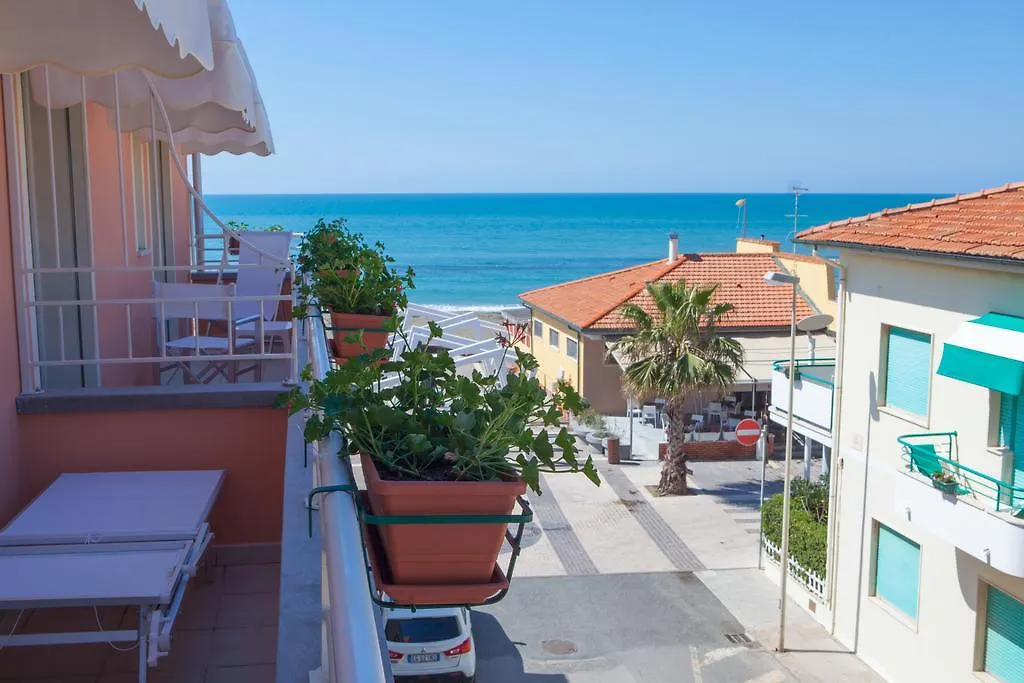Albergo La Lampara Marina di Cecina Hotel