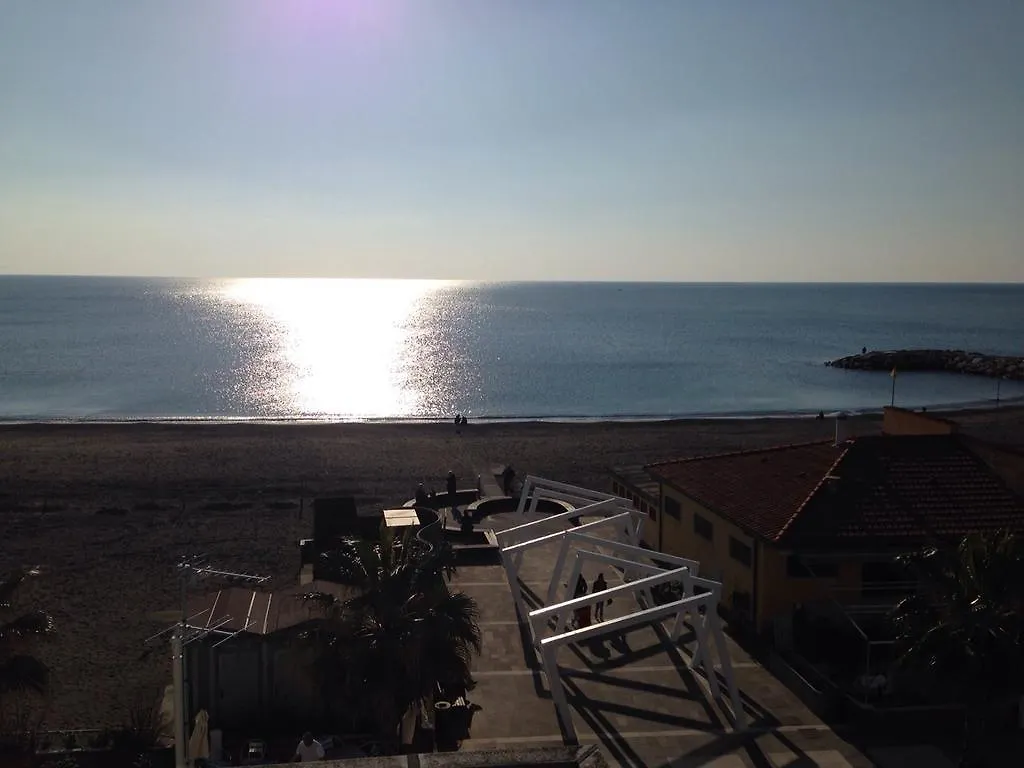 Albergo La Lampara Marina di Cecina Hotel
